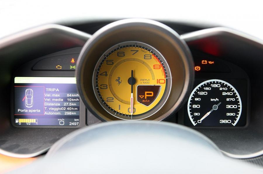  Ferrari FF 2011 года  (фото 135 из 195)